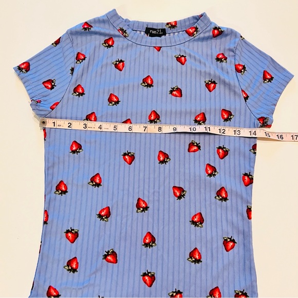 Rue21 Baby Blue Red Strawberry Ribbed Short Sleeve Blouse Top T-Shirt - Picture 4 of 6